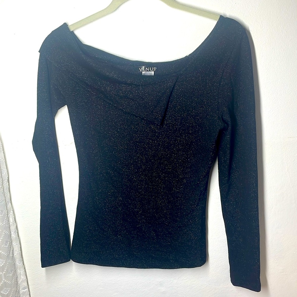 Off the shoulder asymmetrical shimmer long sleeve top xs